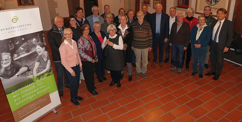 Eine Gruppe Männer und Frauen.